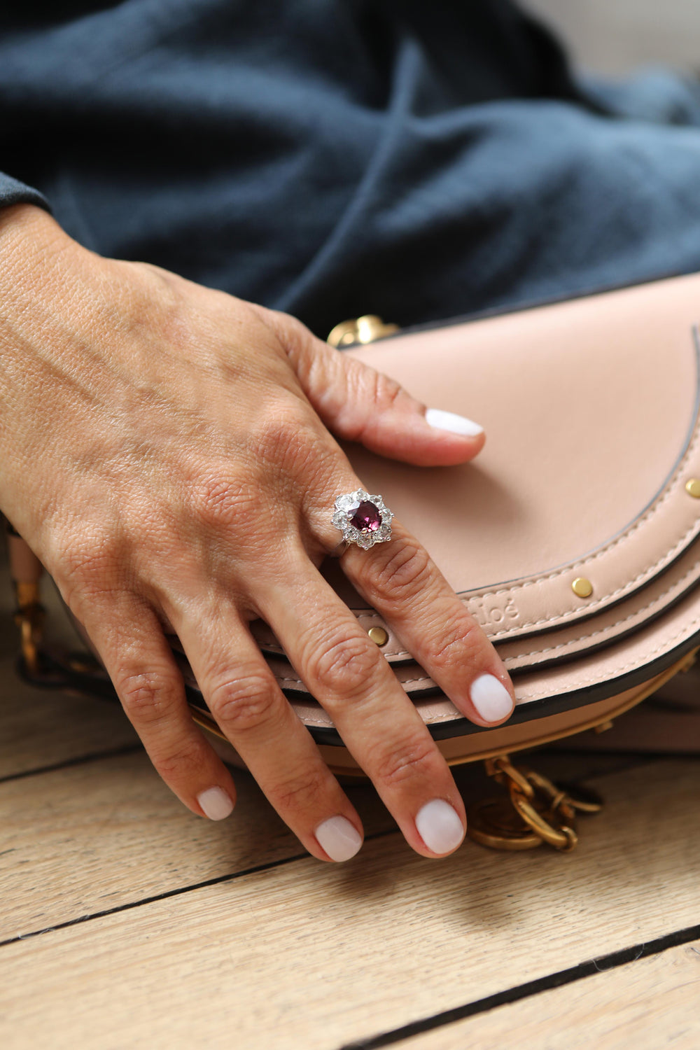 Bague vintage or gris rubis et diamants "Nectar Subtil"