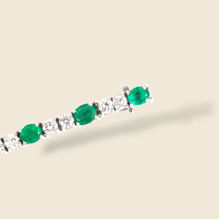 Bracelet rivière  or gris, émeraudes et diamants Emerald Riot Savje Paris