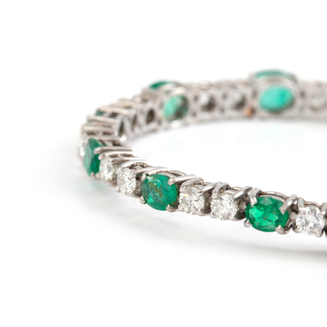 Bracelet vintage luxe or gris, émeraudes et diamants Emerald Riot Savaje Paris