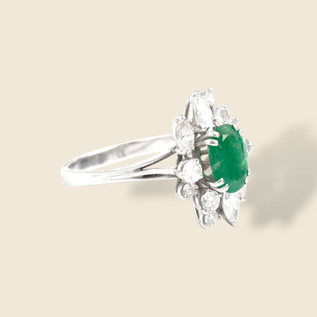 Bague vintage or gris, émeraude et diamants Lush Dagger Savaje Paris