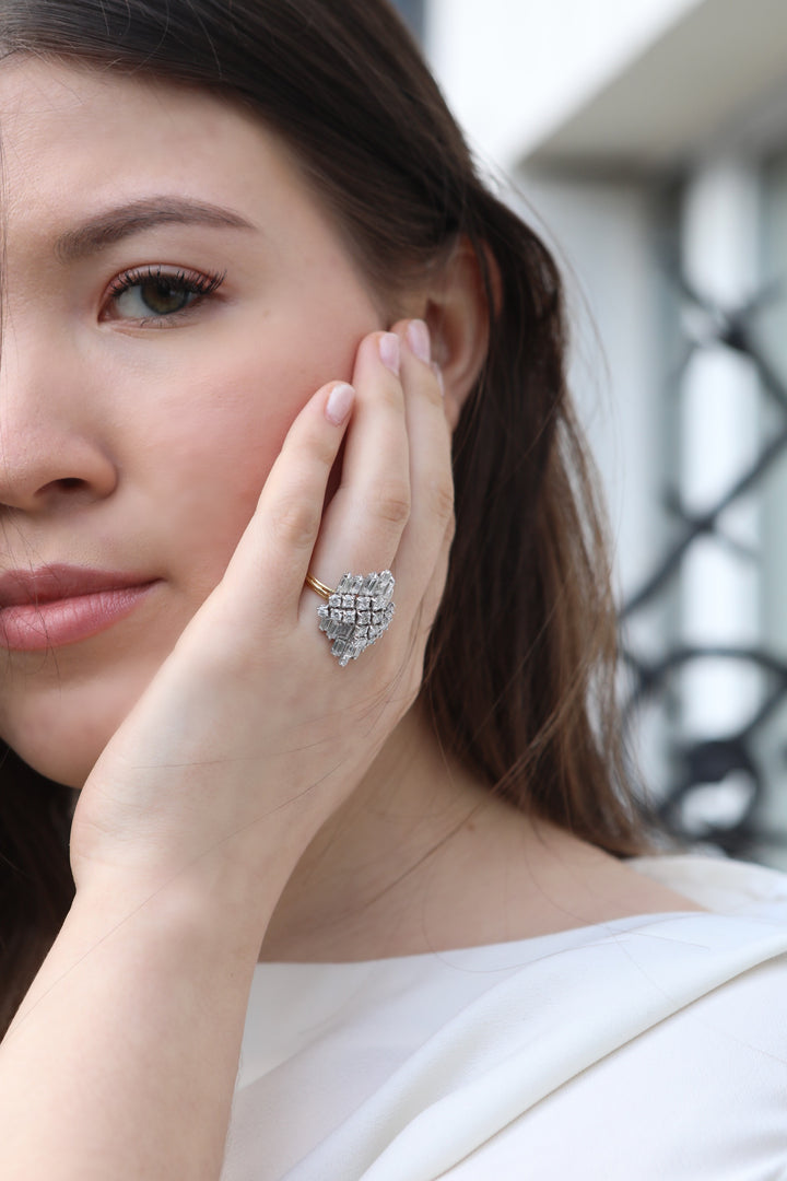 Bague vintage or gris, jaune et diamants "La Sculpturale"