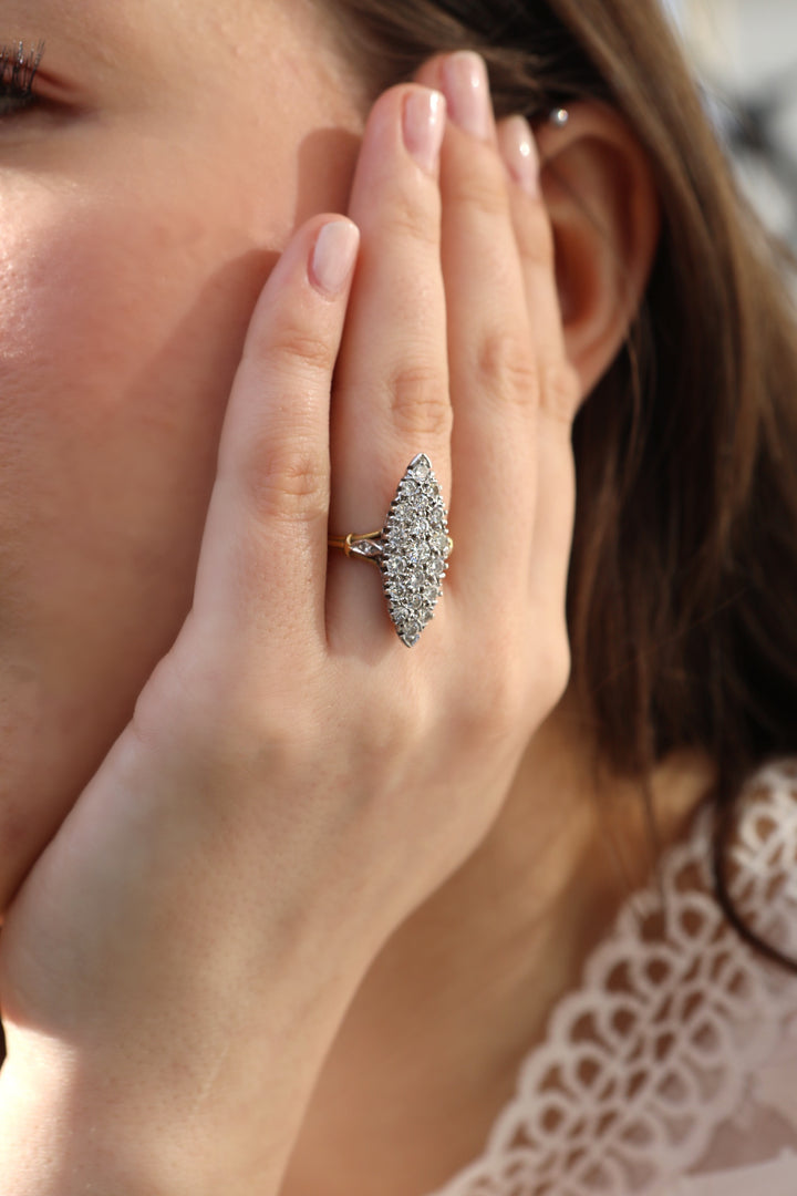 Bague vintage marquise or jaune, or blanc et diamants "Pique mon Coeur"