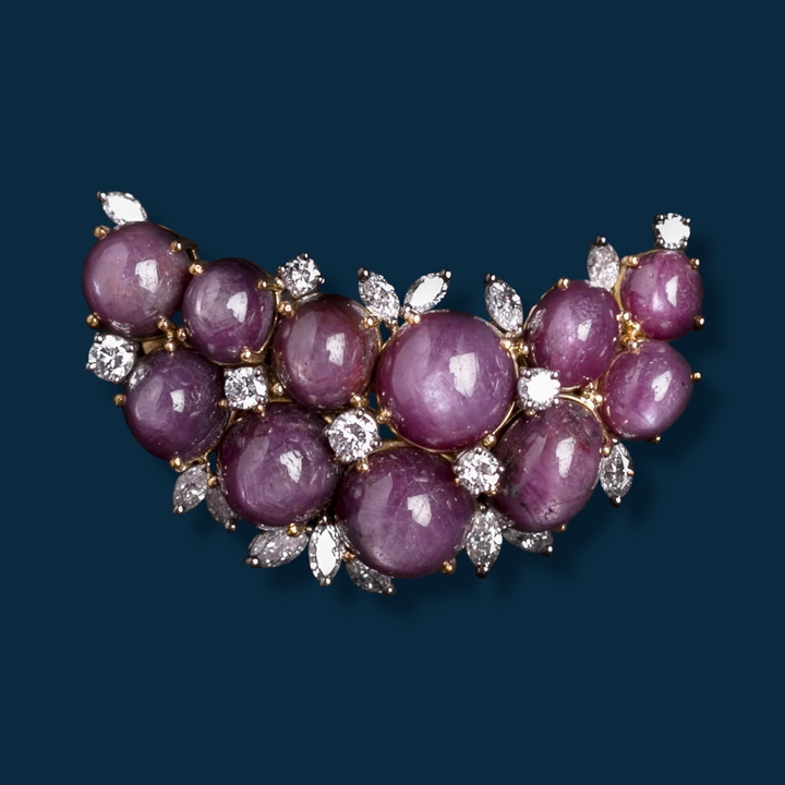 Broche vintage or jaune, or gris, rubis et diamants "Lune de Rubis Etoilés"