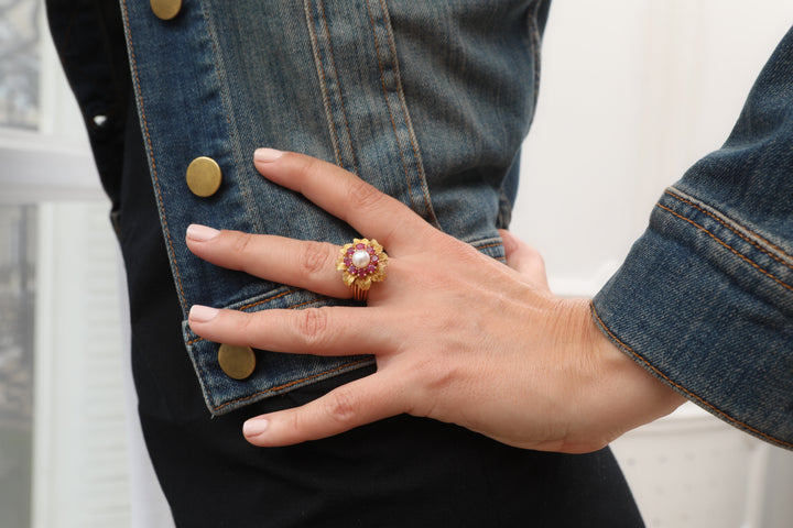 Bague vintage or jaune, perle et rubis "True Romance"