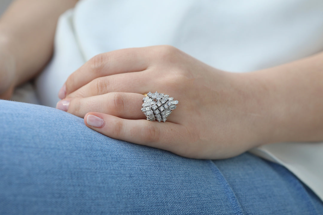 Bague vintage or gris, jaune et diamants "La Sculpturale"