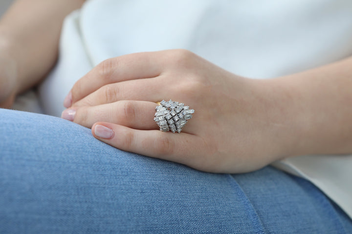 Bague vintage or gris, jaune et diamants "La Sculpturale"