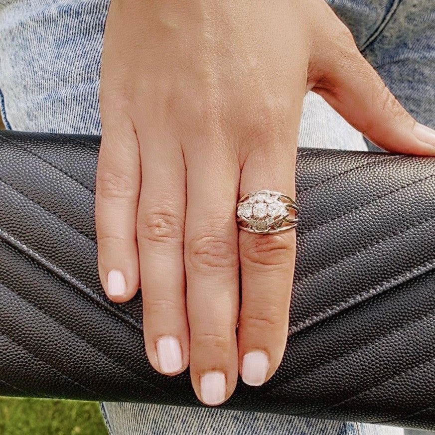 Bague vintage or gris et diamants "Fleur Epanouie"