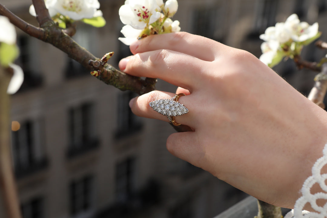 Bague vintage marquise or jaune, or blanc et diamants "Pique mon Coeur"