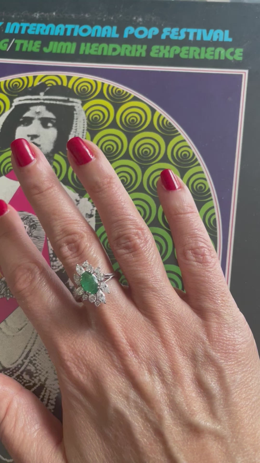 Bague luxe or gris, émeraude et diamants Lush Dagger Savaje Paris